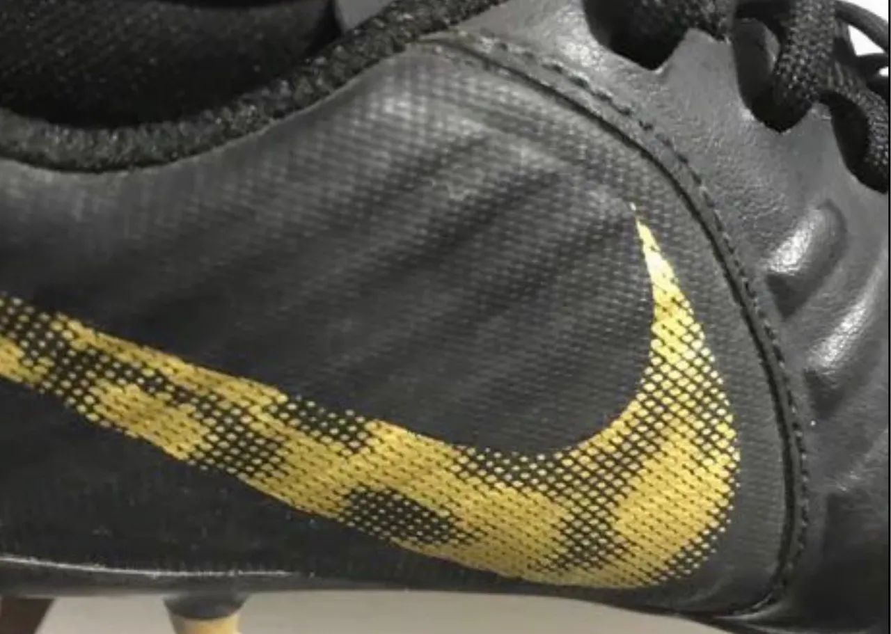 Chuteira NIKE  Tiempo campo. Semi NOVA ! N° 38 - Foto 3