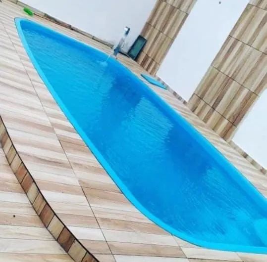 Piscina de fibra.