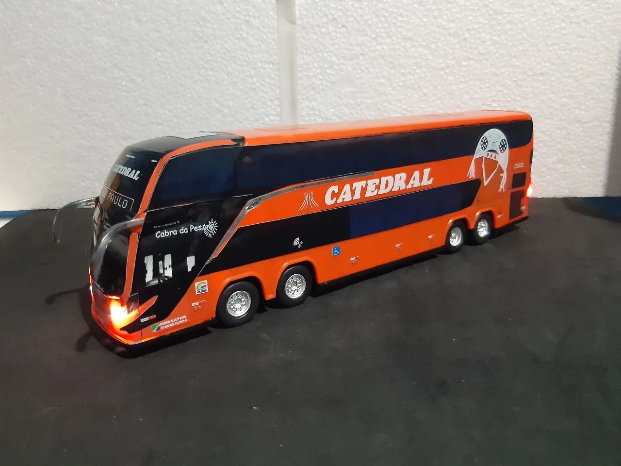 Ônibus de Brinquedo Catedral - Escala 1:43 - Foto 2