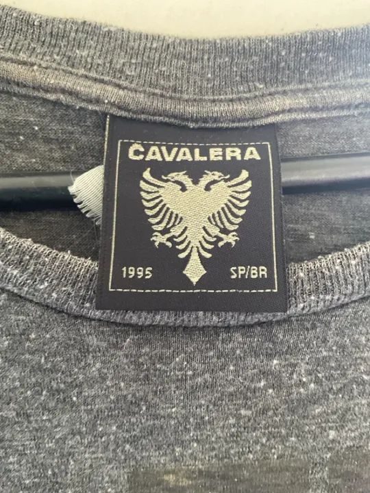 Camiseta Cavallera P, Cinza ORIGINAL.