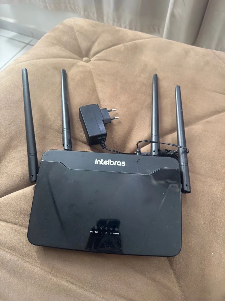 Roteador 5g Intelbras com 4 antenas