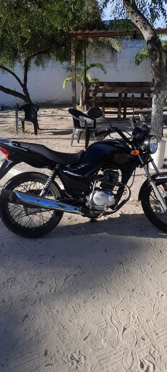 Moto toda boa só pega e roda emplacada até final do ano 