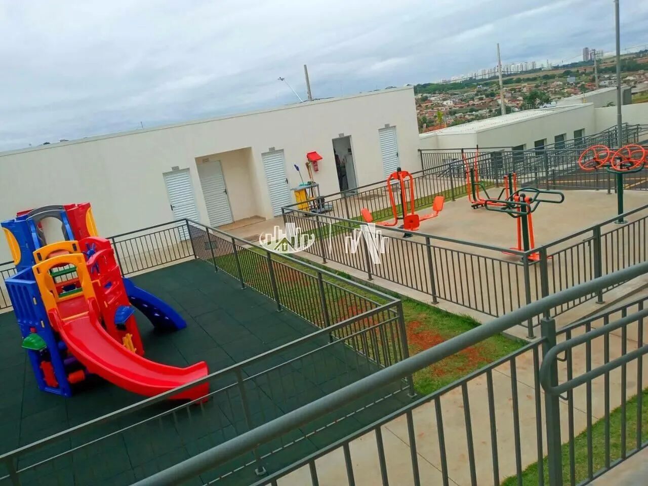 Apartamento condomínio portaria 24 horas piscina garagem coberta ótima localização  - Foto 5