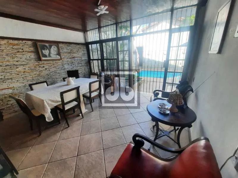 PECHINCHA JACAREPAGUÁ VISITE HOJE CASA 4 QUARTOS 1 PISCINA CHURRASQUEIRA 2 VAGAS - Foto 4