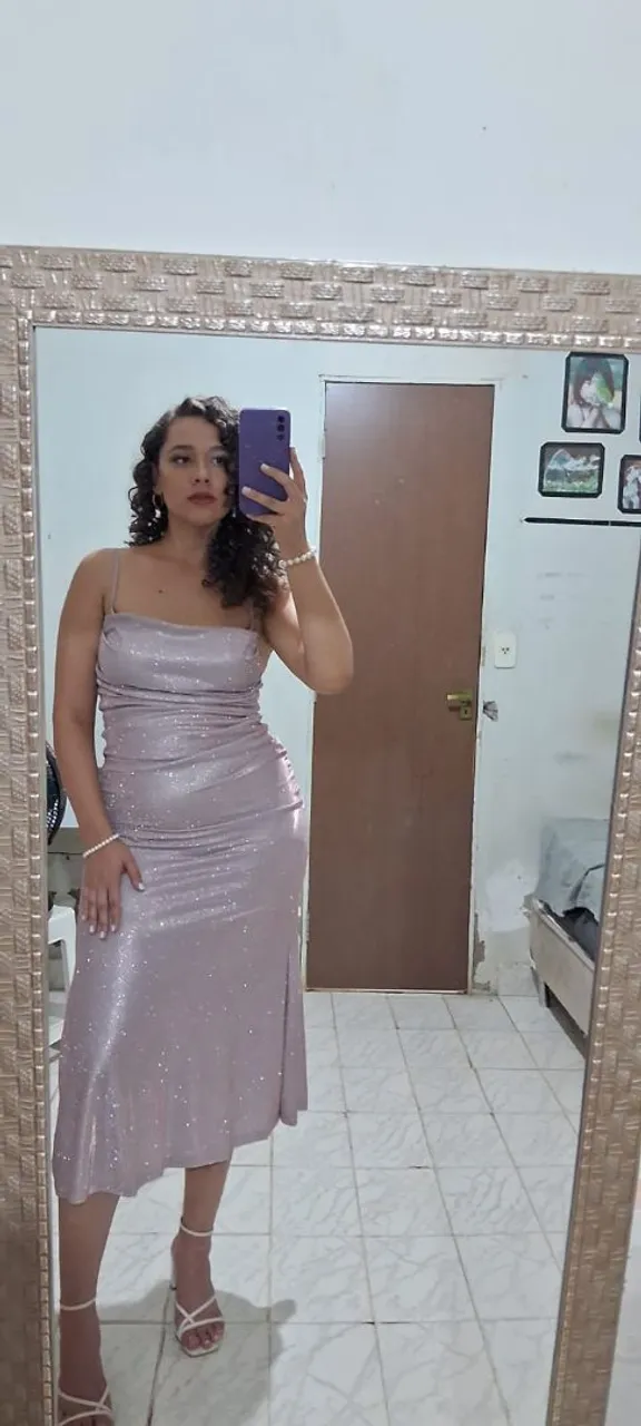 Vestido de festa rosa com brilho