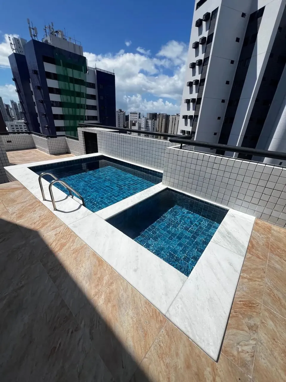 Locação de apartamento mobilido 3 quartos em boa viagem