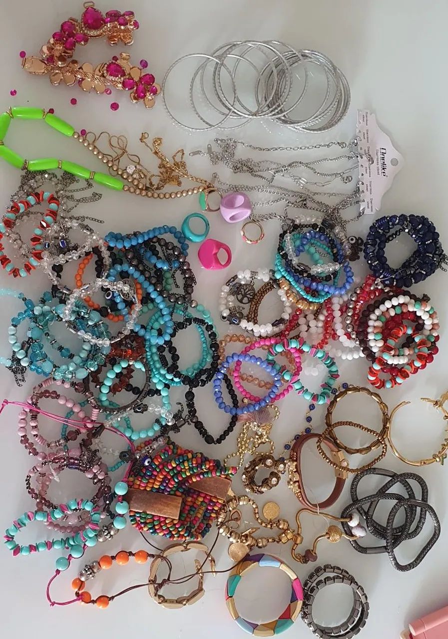 Lote de pulseiras e peças - Foto 2