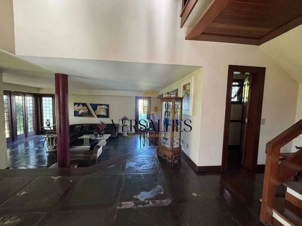 Casa para alugar com 3 quartos, 5 banheiros, 3.000 m², no bairro São Luiz, com 4 vagas de  - Foto 3