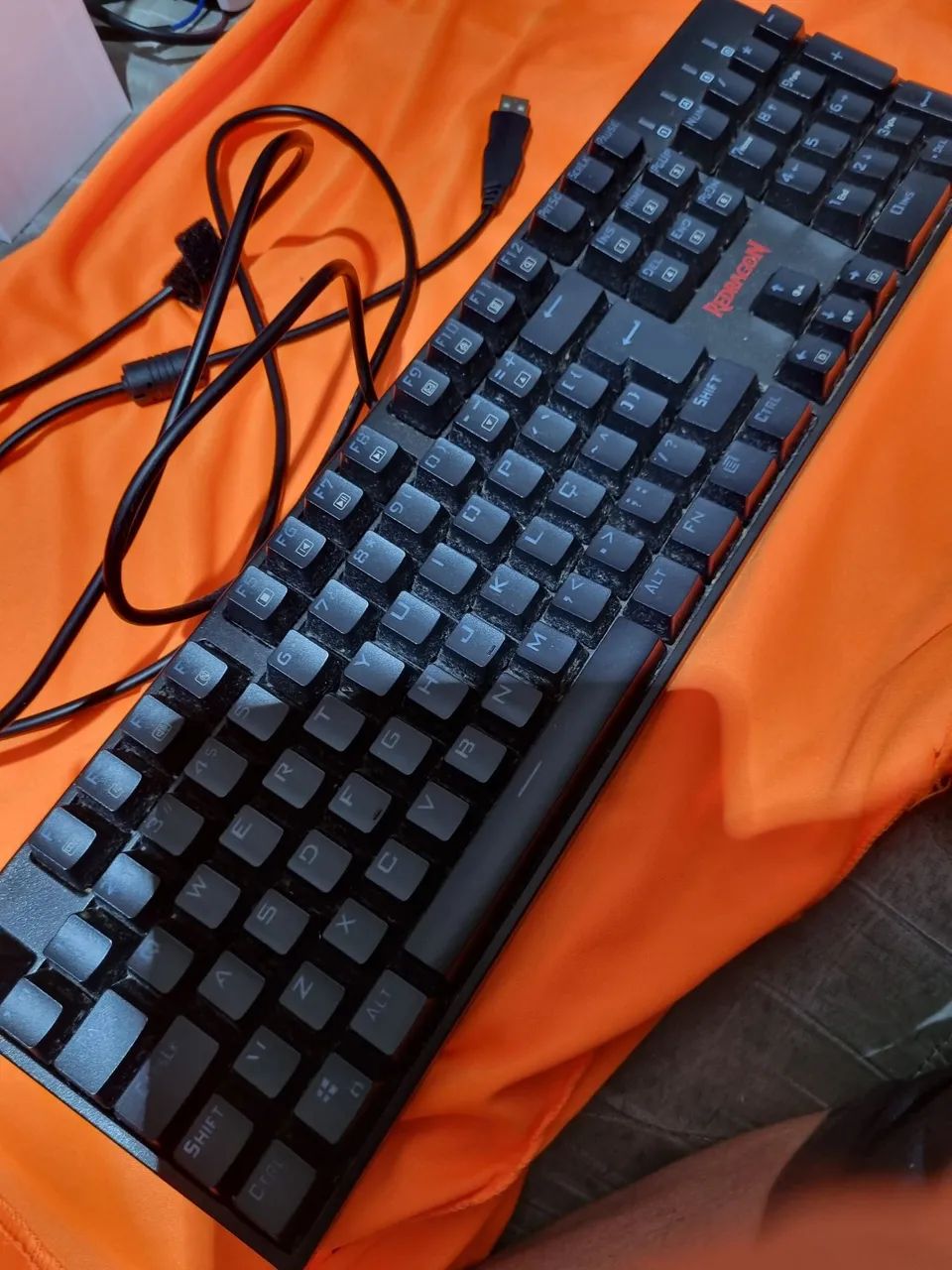 Teclado optico REDRAGON K582RGB-PRO