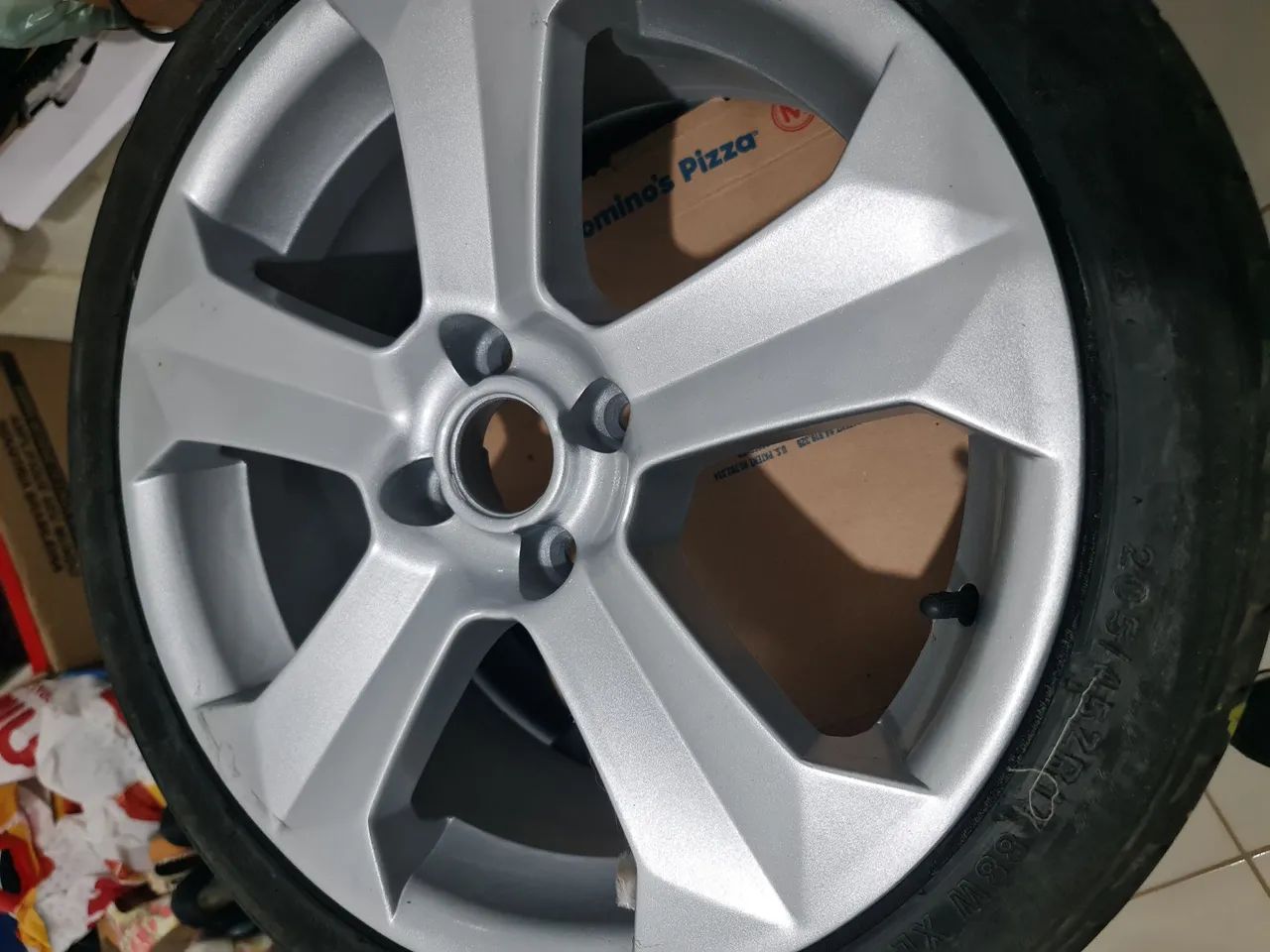 Aro 17 com pneus 205 45 / 17 - Foto 3