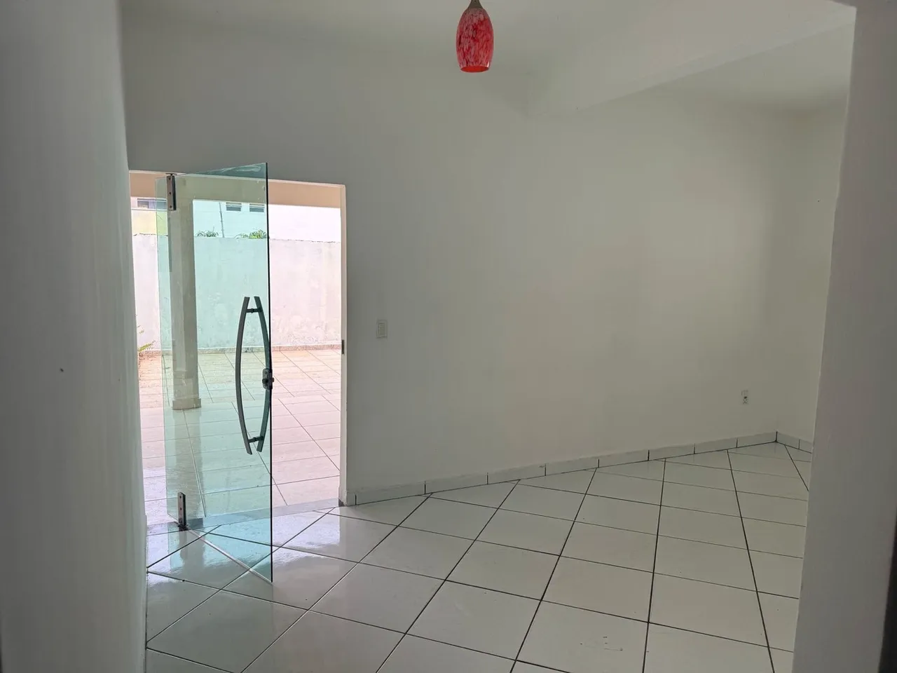 ALUGO CASA EM ARIQUEMES - AV CANDEIAS EM FRENTE A MARPLEN