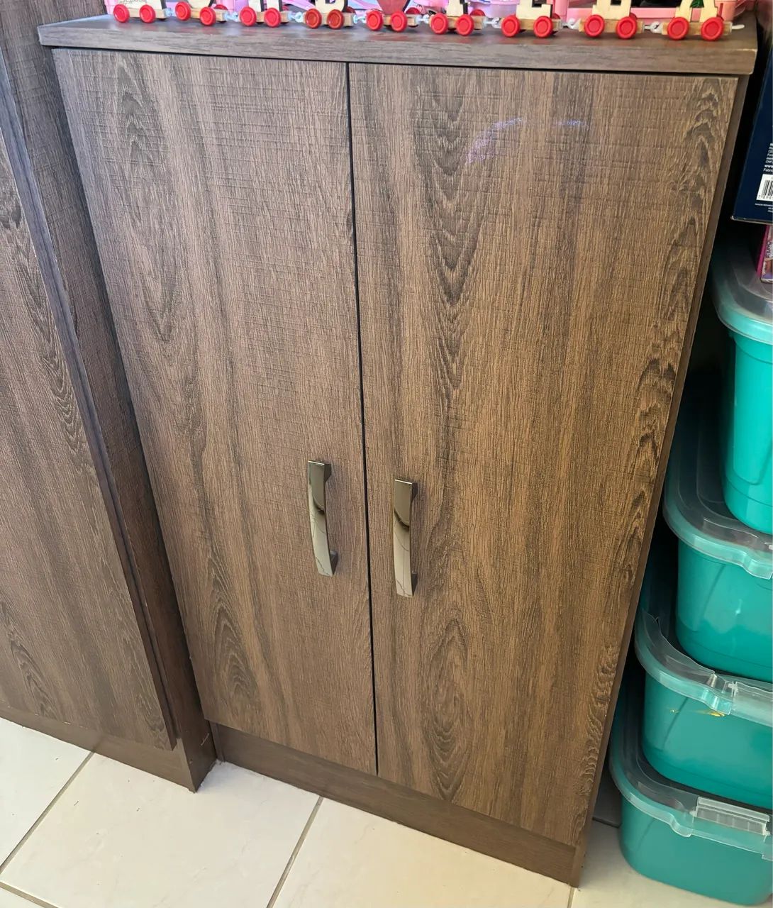 Armário multiuso marrom, duas portas64330721927937120