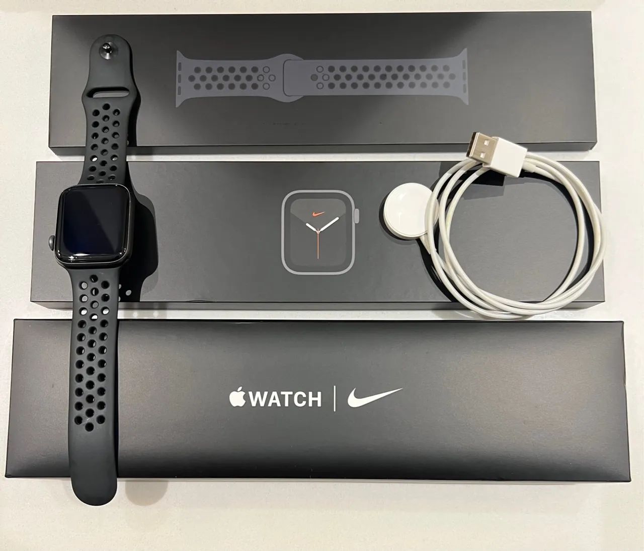 Apple Watch SE 44mm Nike (GPS + Cellular) - Foto 3