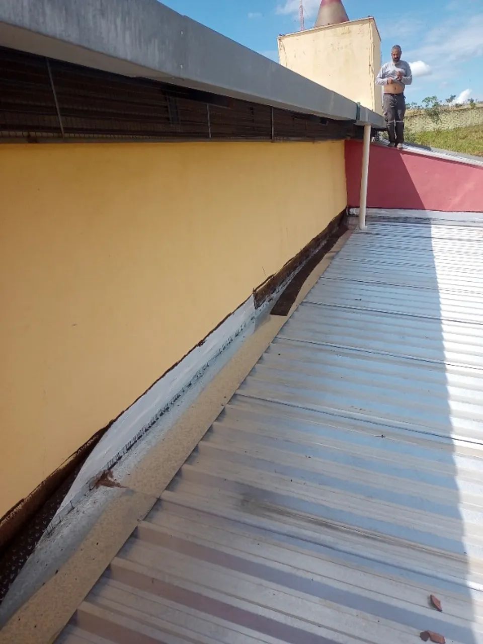Manutenção de telhados, calhas e vazamentos - Foto 2