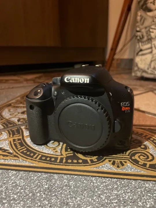 Canon EOS Rebel T2i DSLR