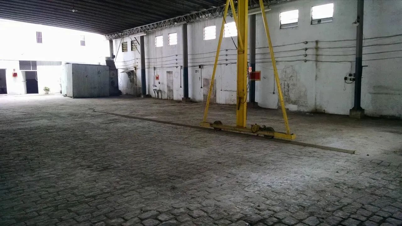 Locação Galpão trifásico 815m R$ 20.000,00 Socorro / Santo Amaro 2 vestiários, cozinha, es