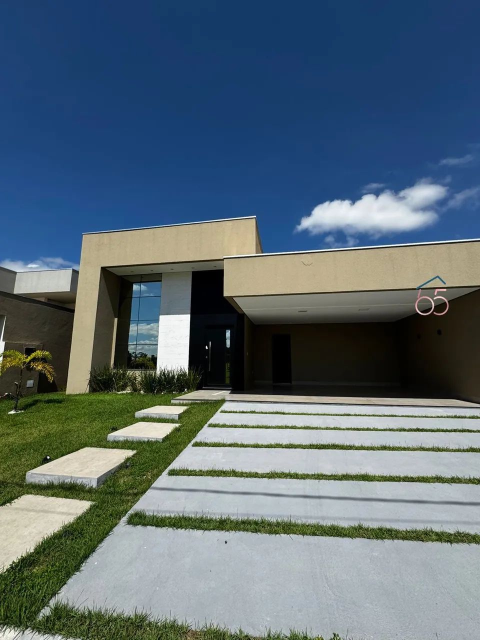 Casa térrea para venda tem 211 m2,  3 quartos - Florais da Mata - por R$ 1.990.000,00