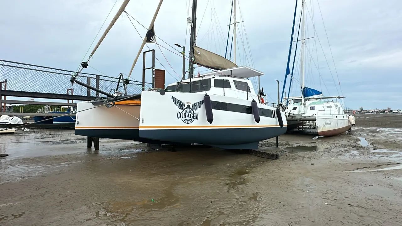 Catamara 30 pés lançado a água 2025 - Foto 4