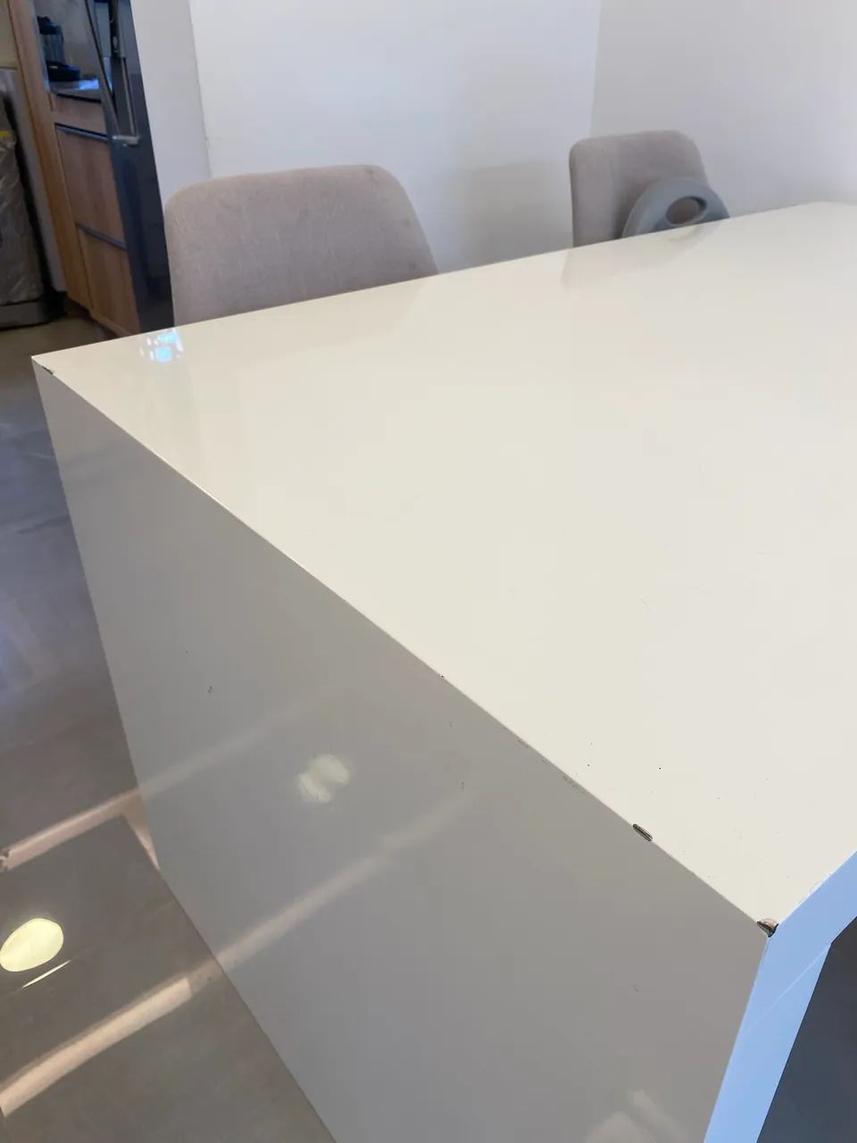 Lacquered 4-Seat Table64842834727811121