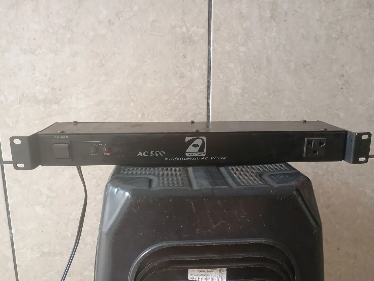 RÉGUA DE ENERGIA PROFISSIONAL BIVOLT