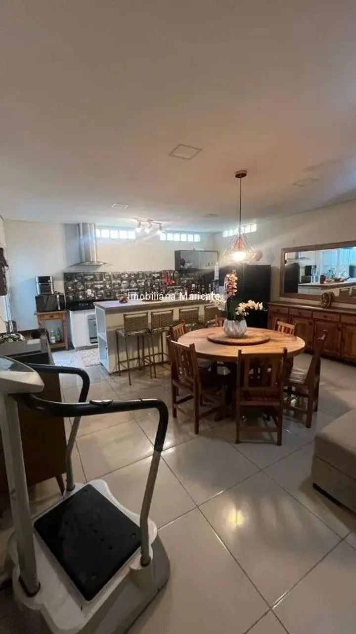 Casa ampla no Condomínio Terra Nostra - Jardim Cambuí