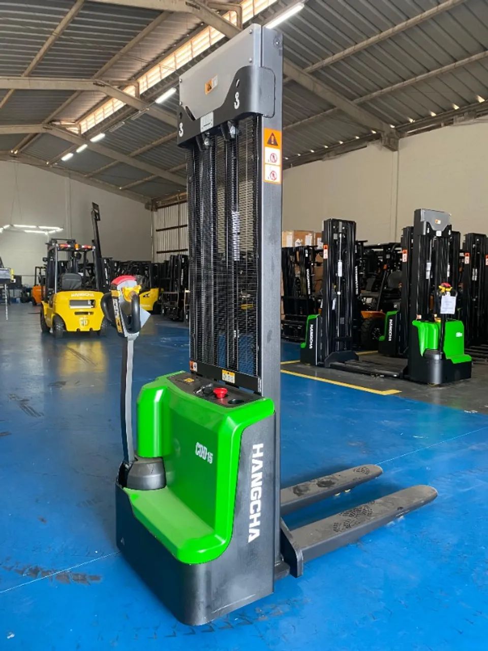 Empilhadeira Patolada elétrica Hangcha 1500kg NOVA!