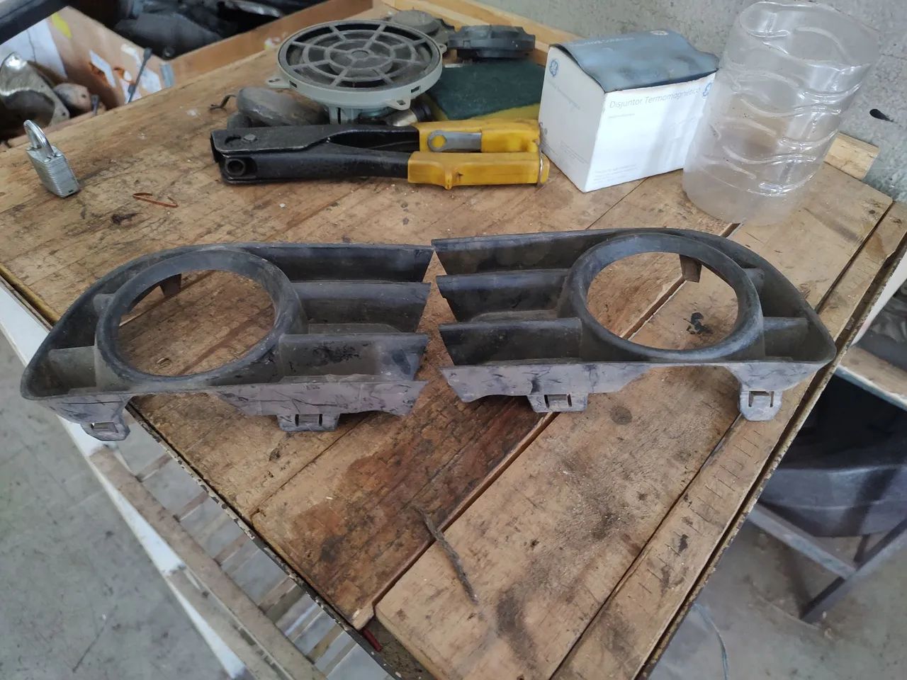 Moldura acabamento farol milha Megane 