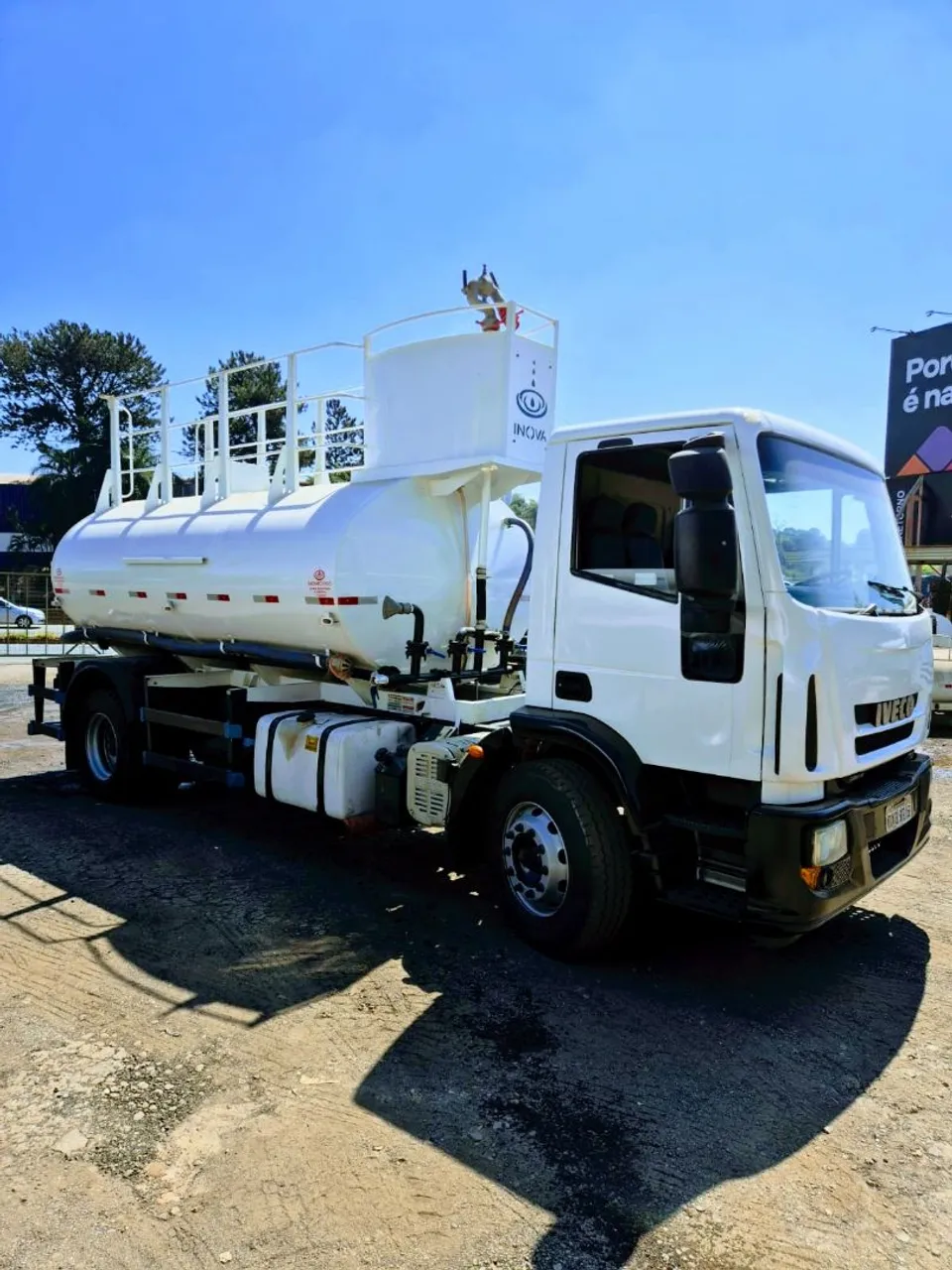 Caminhao pipa iveco Tector