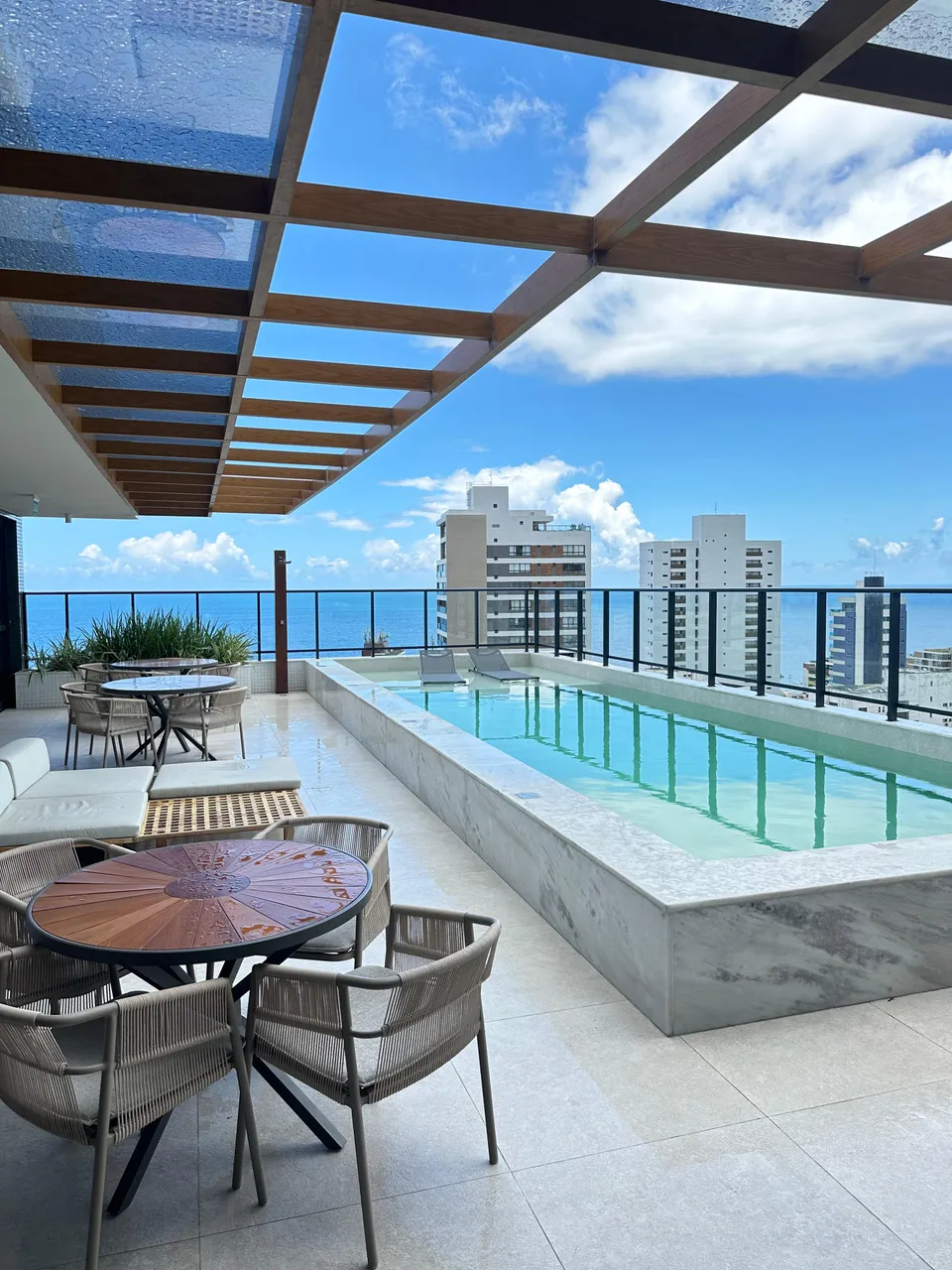 quarto e sala no Blue Barra mobiliado oportunidade venda ou aluguel