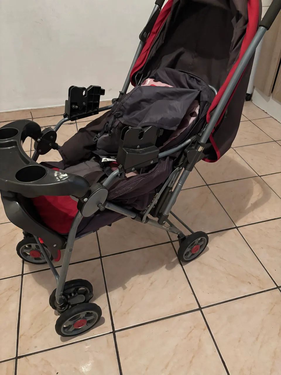 Carrinho cosco e bebê conforto cosco