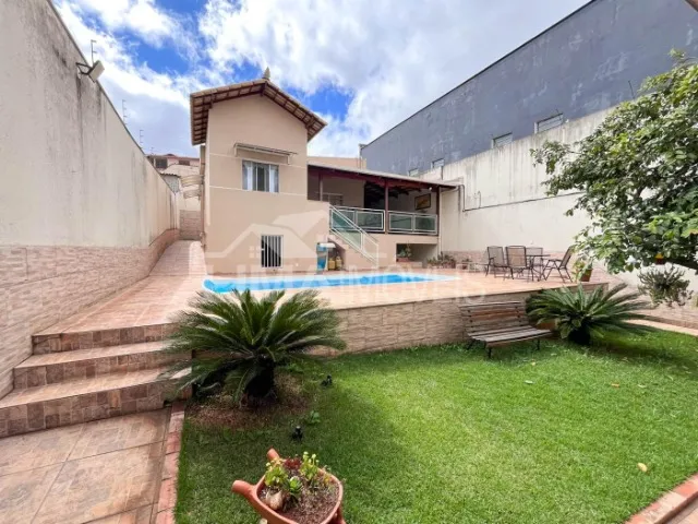 CASA COM HABITE-SE DE 3 QUARTOS A VENDA NA REGIÃO DO BARREIRO