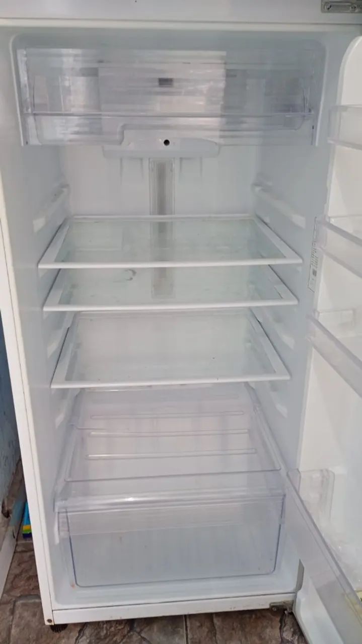 Vendo geladeira praticamente nova  - Foto 5