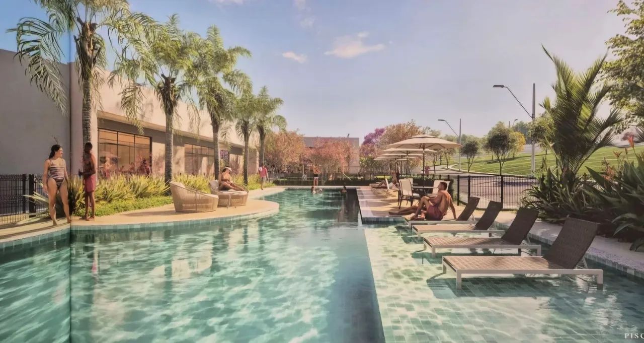 Lote/Terreno com Piscina em Condomínio Fechado