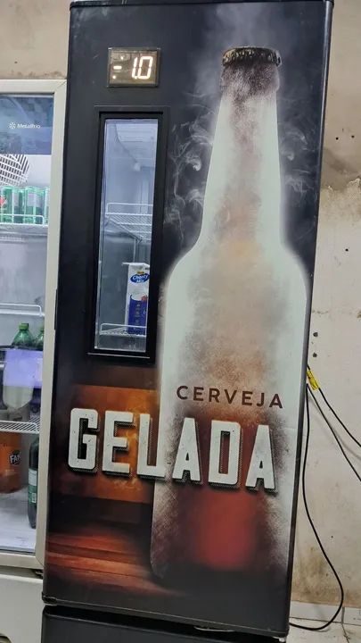 Cervejeira Metalfrio 574 Litros Controlador touch semi-Nova