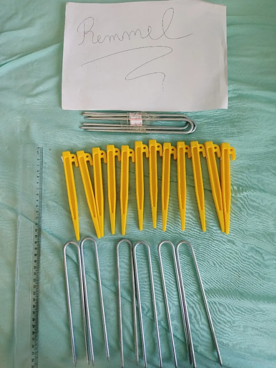 estacas galvanizadas e de plastico ntk