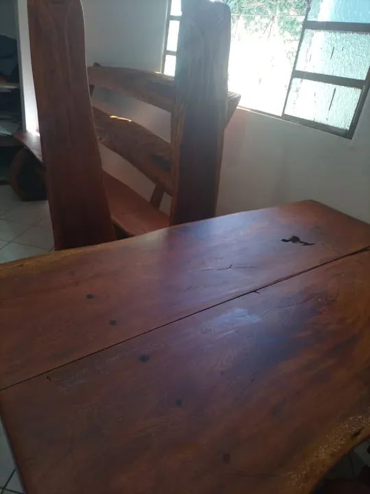 Mesa de madeira trabalhada  - Foto 2