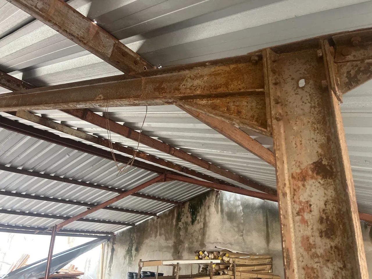 Barracão 6mx10m em Estrutura metálica reforçada para barracão 6x10m - Foto 3