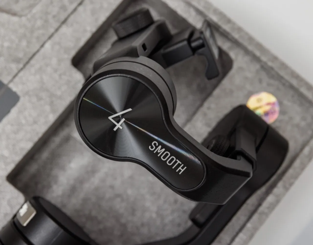 Estabilizador Gimbal ZHIYUN Smooth 4