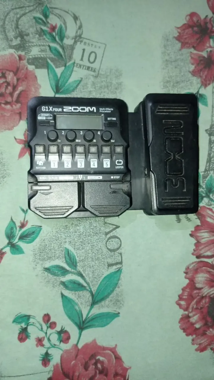 Pedaleira Guitarra Zoom G1X Four Multi-Efeitos