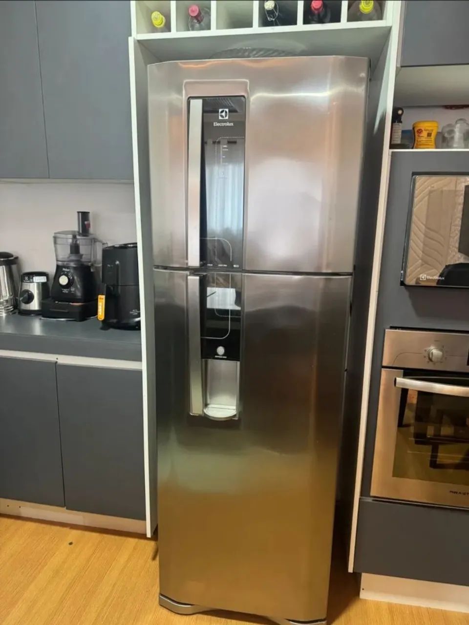 ÓTIMA OPORTUNIDADE GELADEIRA  ELECTROLUX TW42S FROST FREE COM DISPENSER DE ÁGUA SEMINOVA 