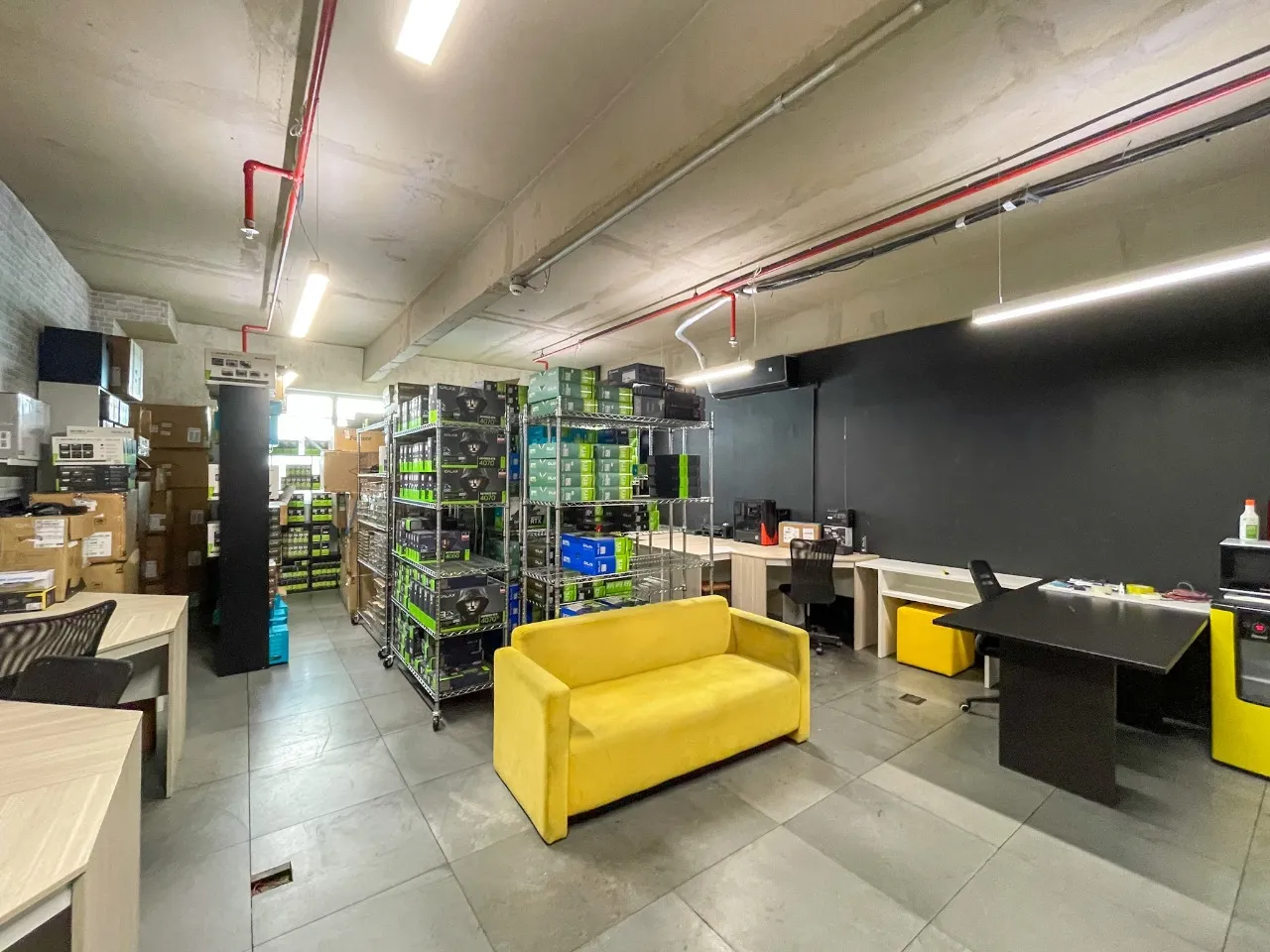 Excelente Sala Comercial à Venda na Vila Andrade, São Paulo-SP - 1 vaga de garagem e 60,00