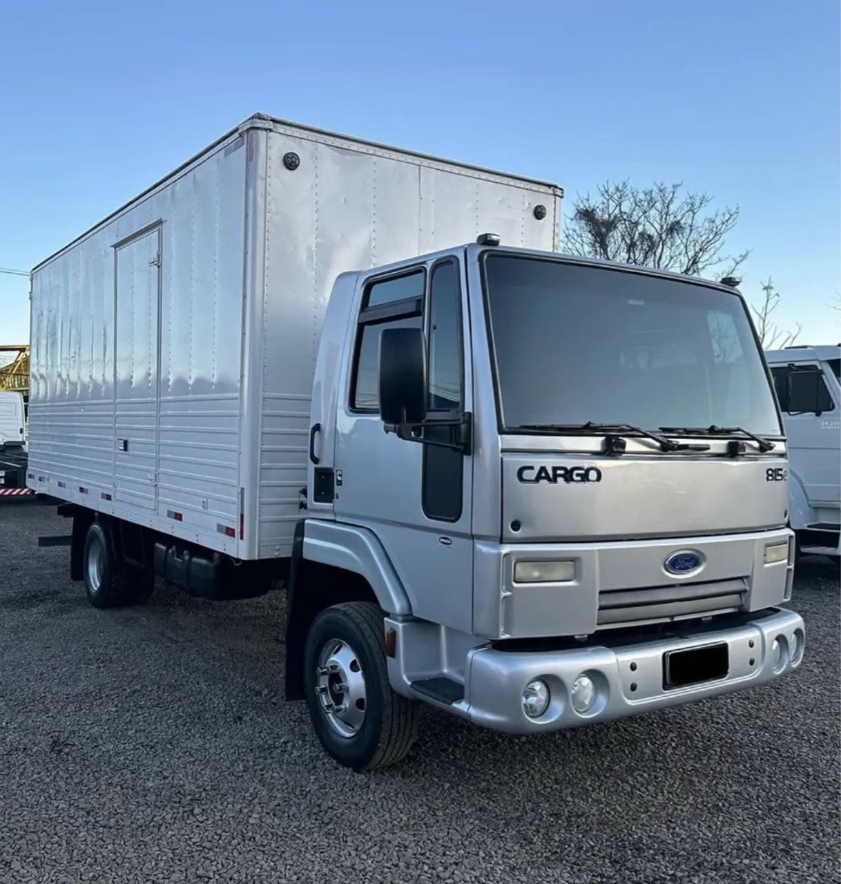 Caminhão Ford Cargo 815 Bau - Foto 2