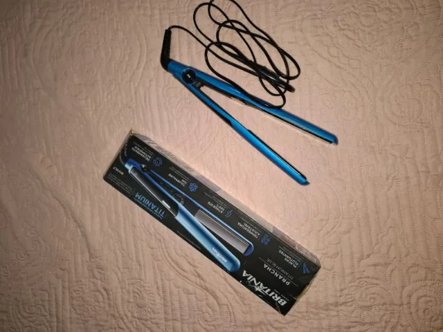 Prancha de cabelo Britânia Titanium