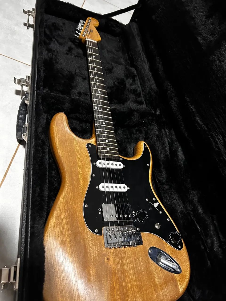 Guitarra Elétrica Stratocaster Customizada - Foto 4