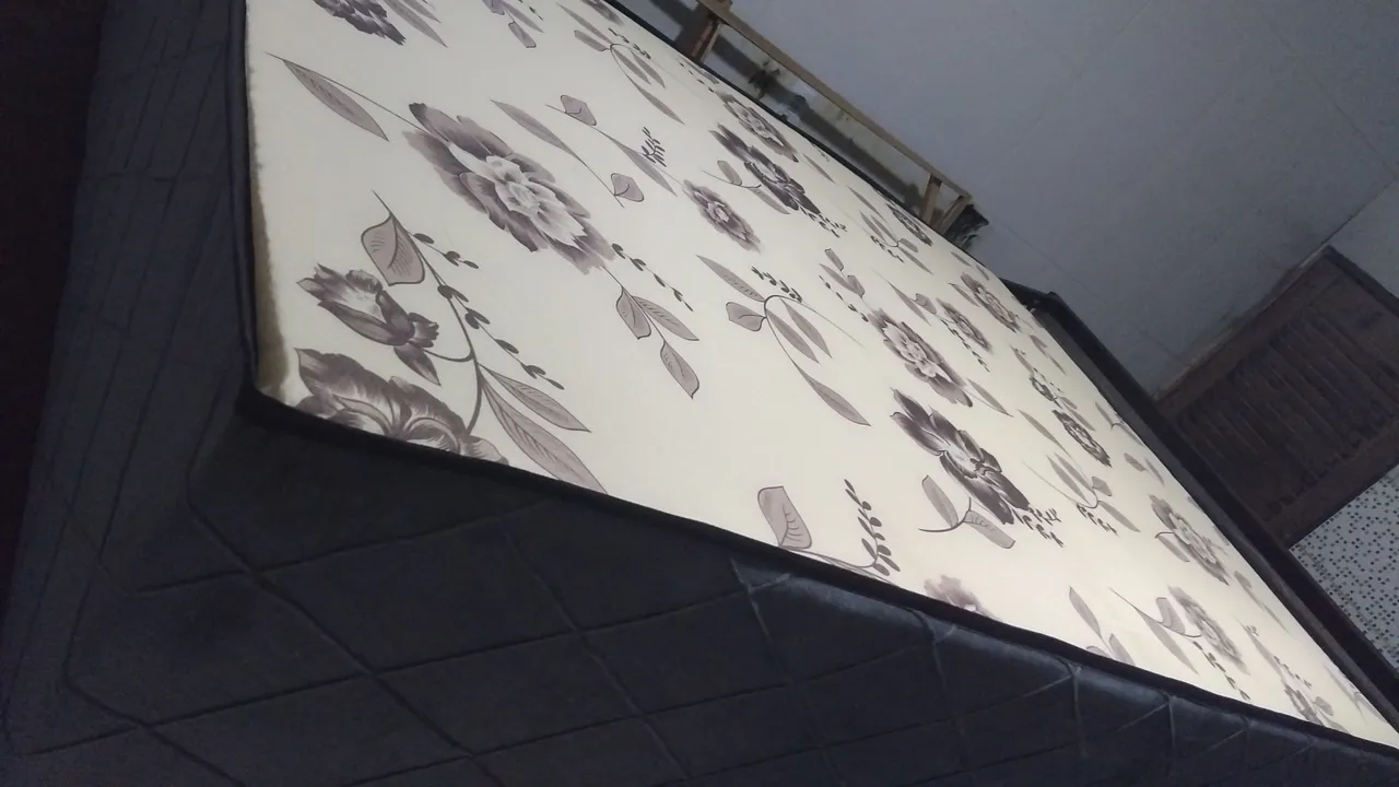 Cama Box Casal nova com design floral valor 280
