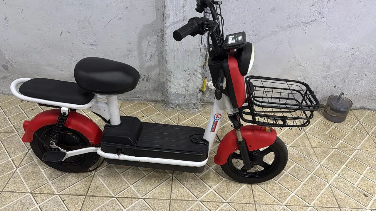 Electric motorcycle64167758532226123