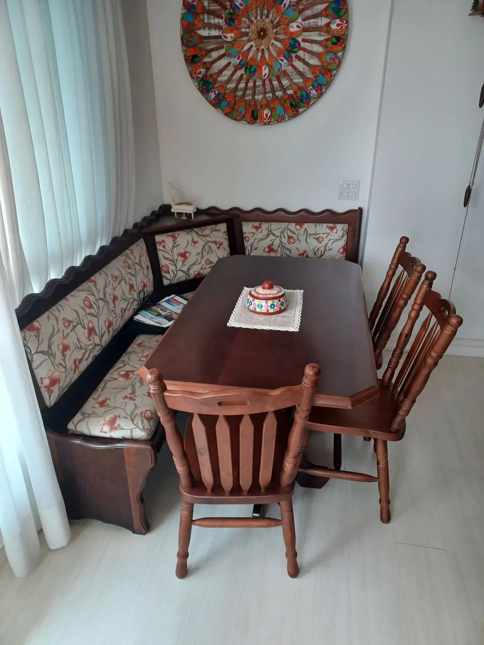 Mesa de Jantar em Madeira com 4 Cadeiras - Foto 2