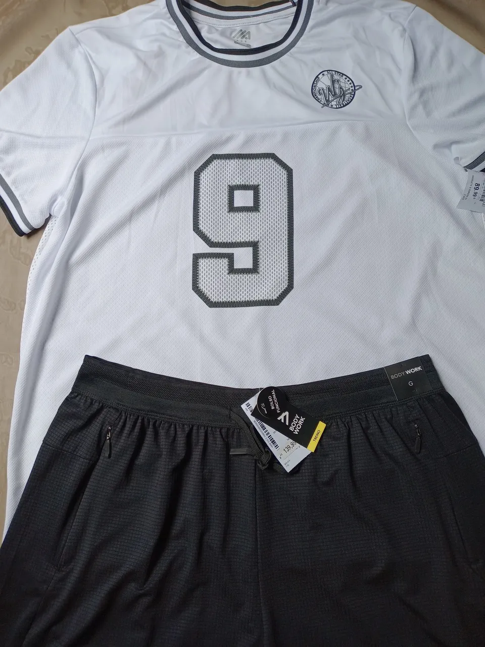 Conjunto Esportivo Body Work - Camisa e Shorts M