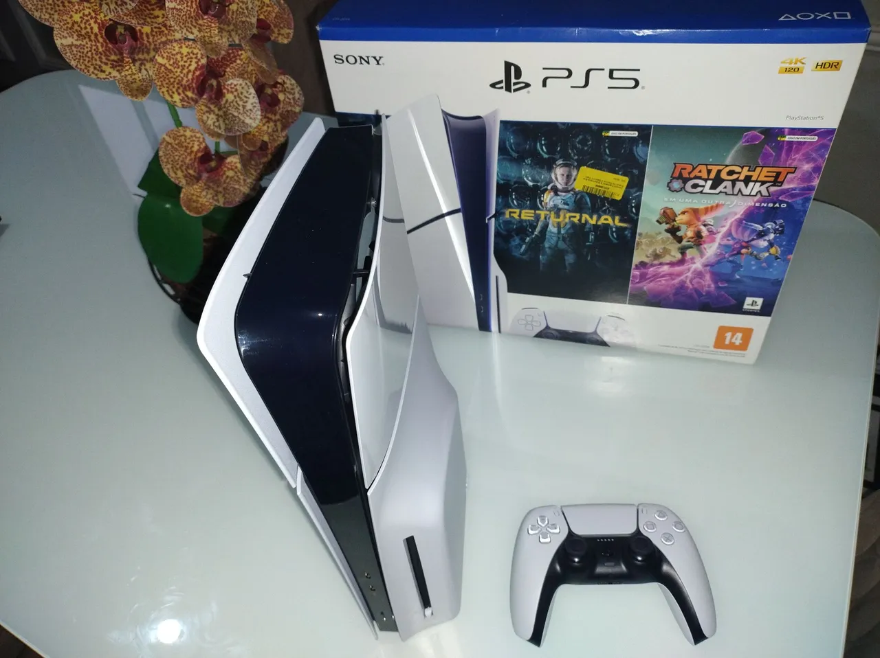 PlayStation 5 (PS5) Slim - Novo na caixa, com jogos!