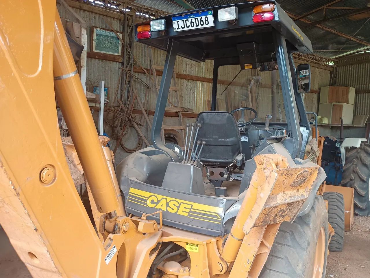 Retroescavadeira Case 580L - Máquina Potente e Confiável - Foto 2